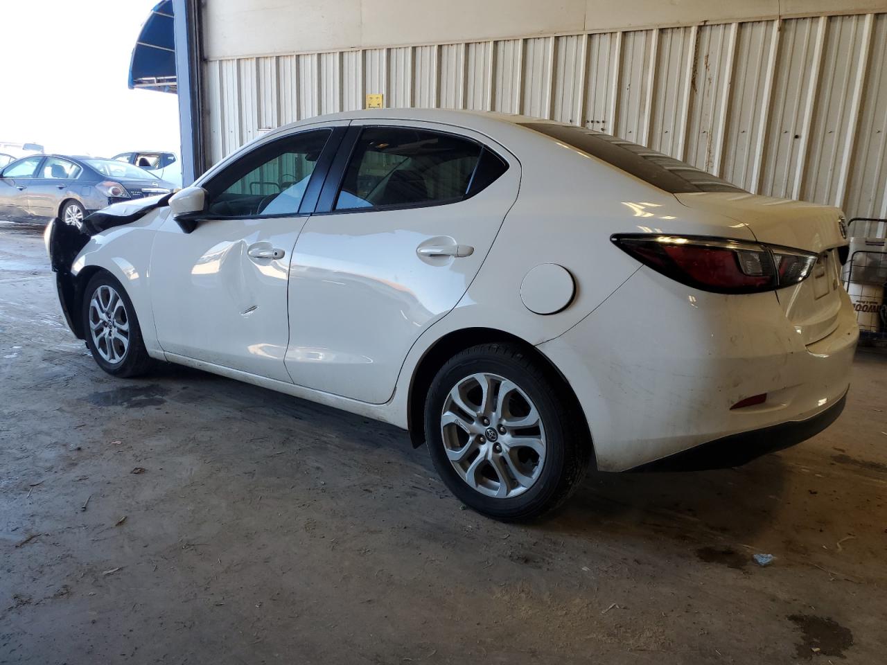 2017 Toyota Yaris - Image 2