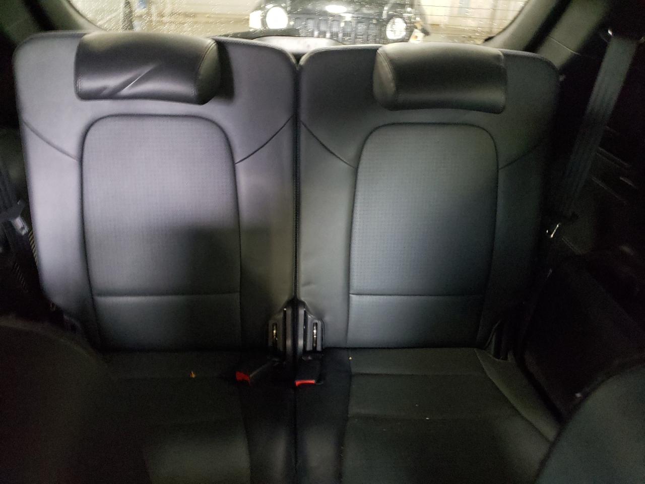 2014 Hyundai Santa Fe - Image 10