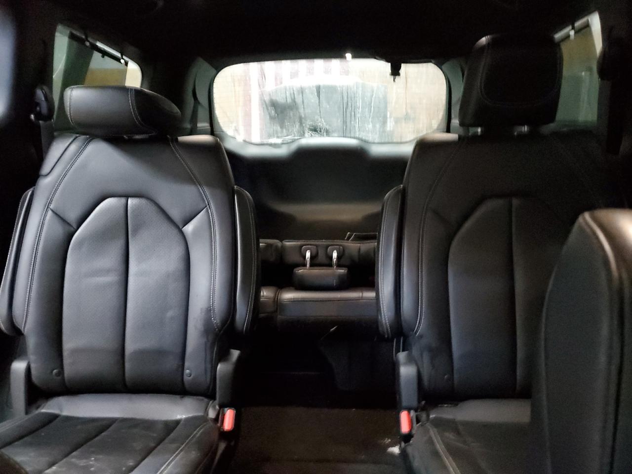 2018 Chrysler Pacifica - Image 10