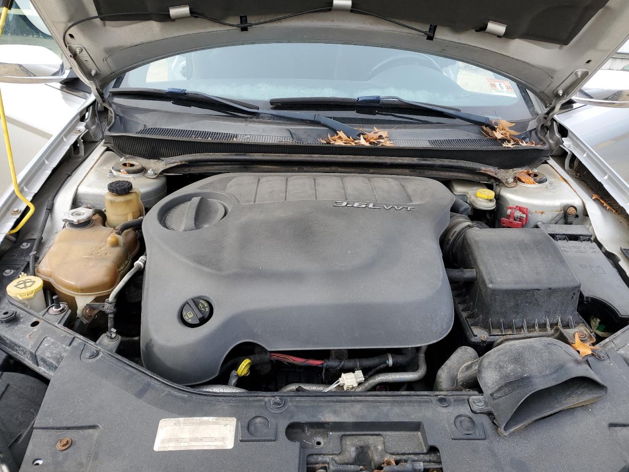 2011 Chrysler 200 - Image 13