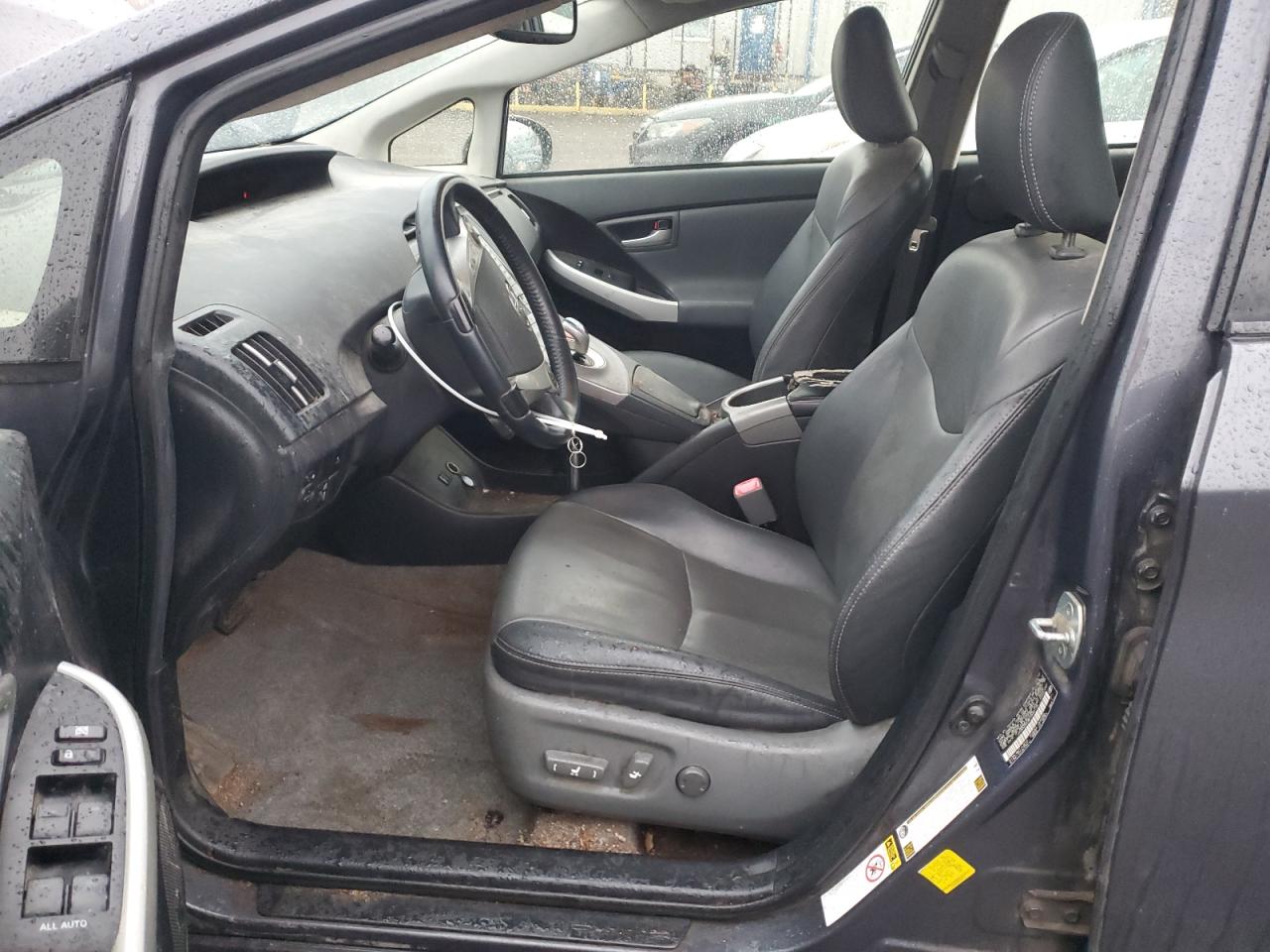 2013 Toyota Prius - Image 7