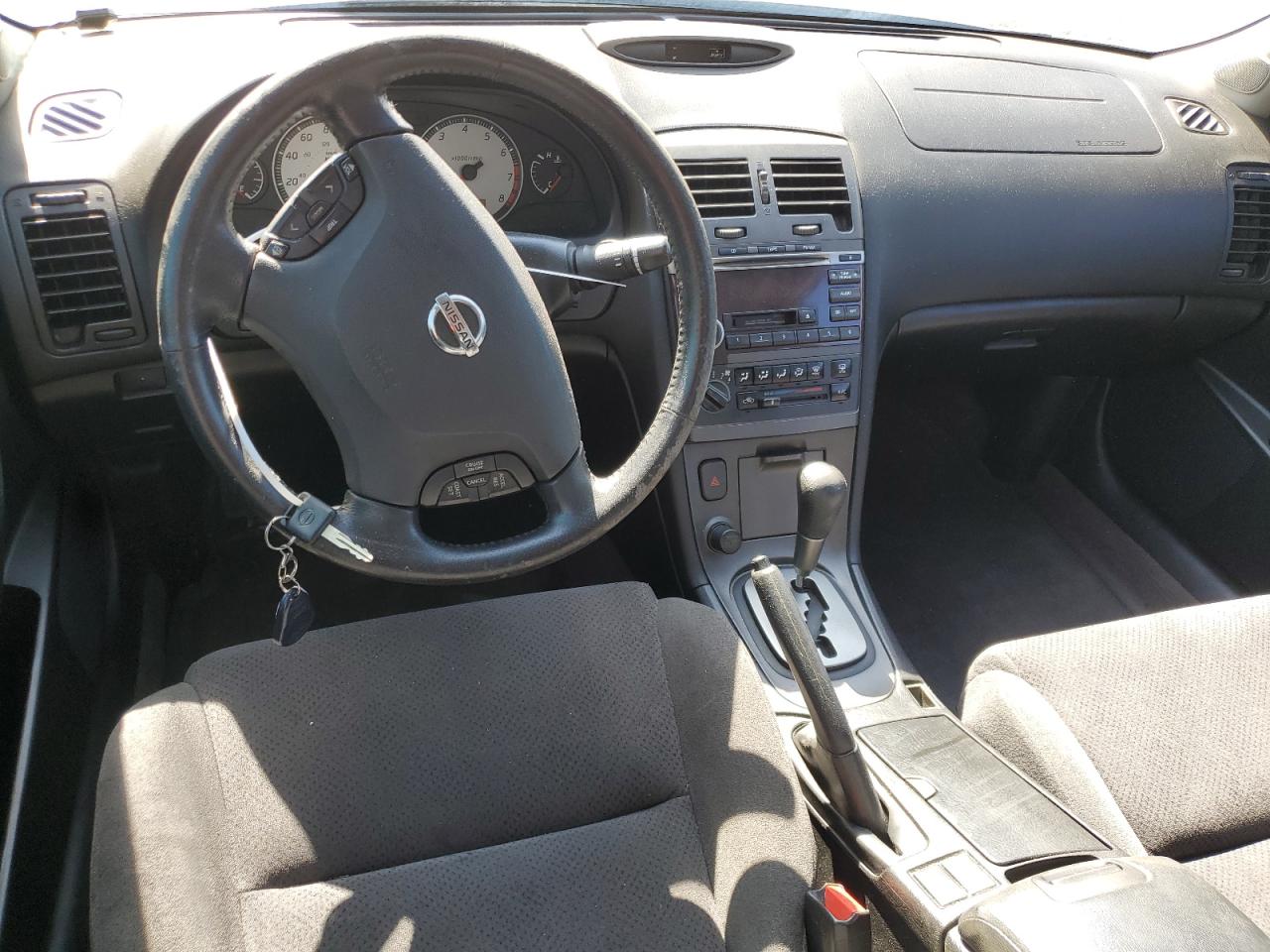 2002 Nissan Maxima - Image 8