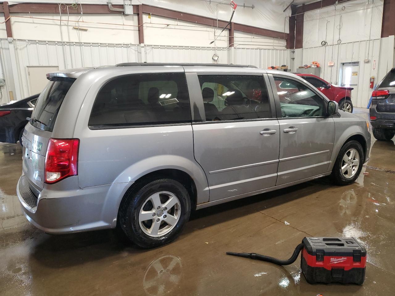 2013 Dodge Caravan - Image 3