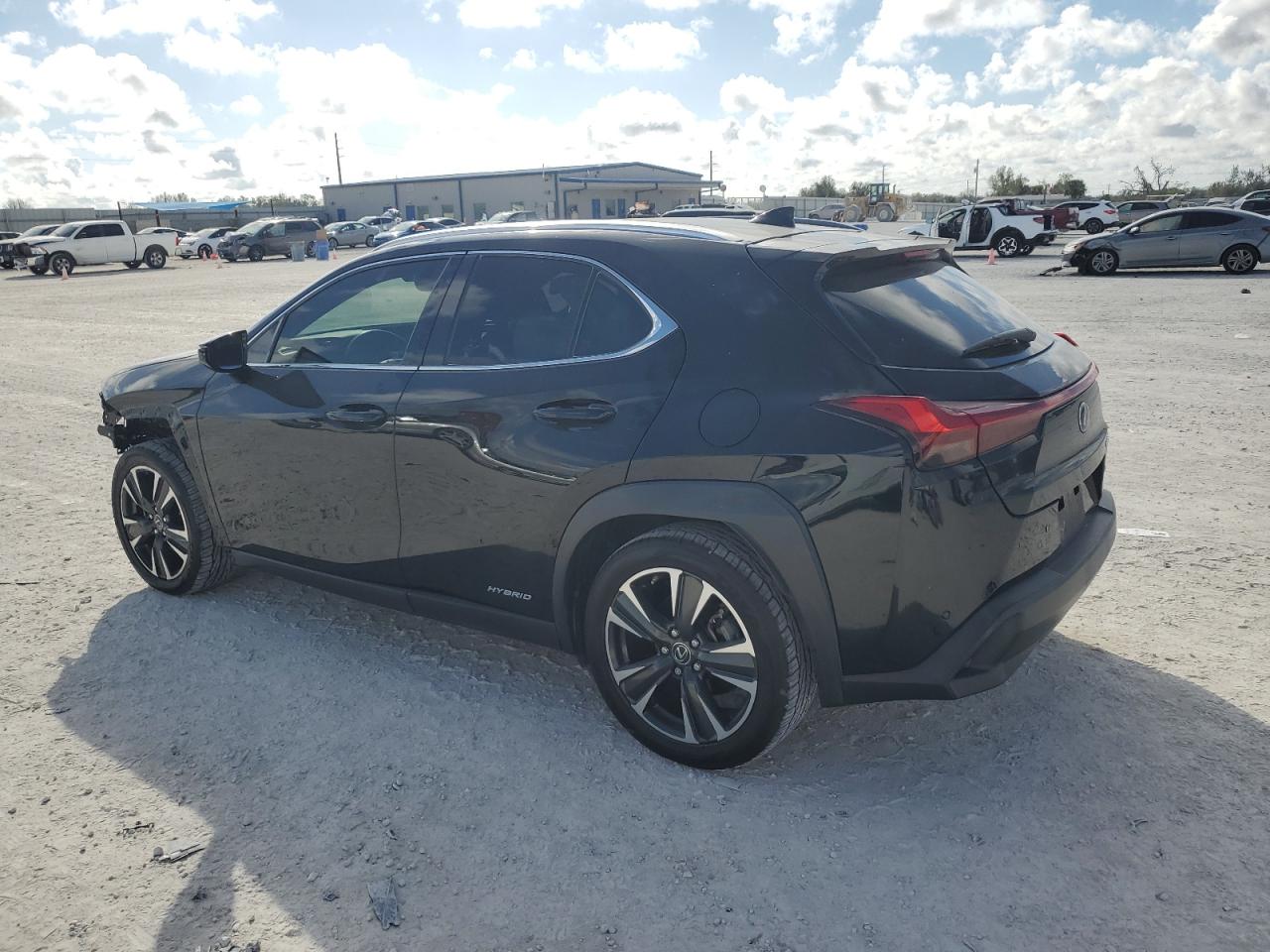 2020 Lexus UX - Image 2