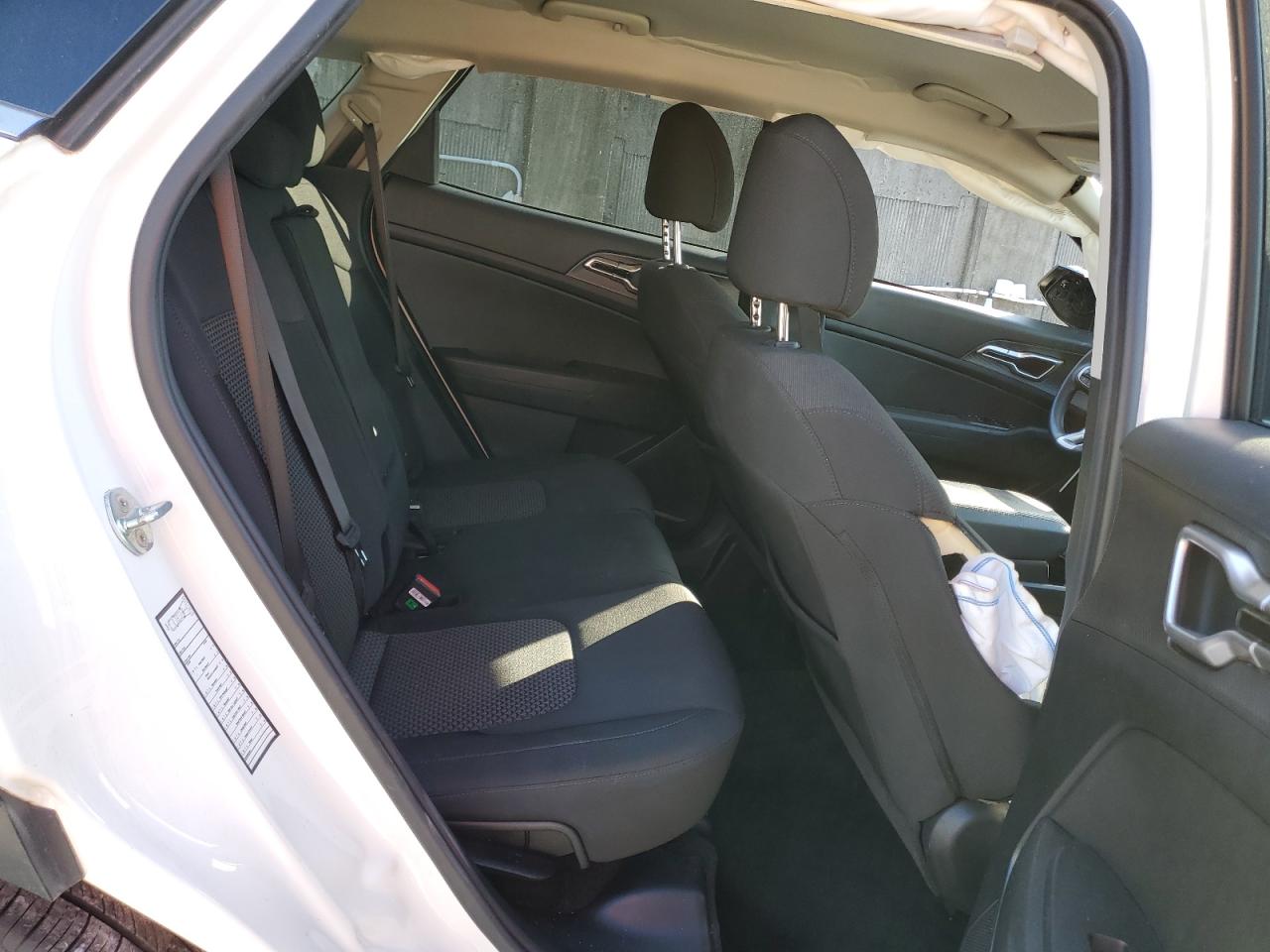 2023 Kia Sportage - Image 11