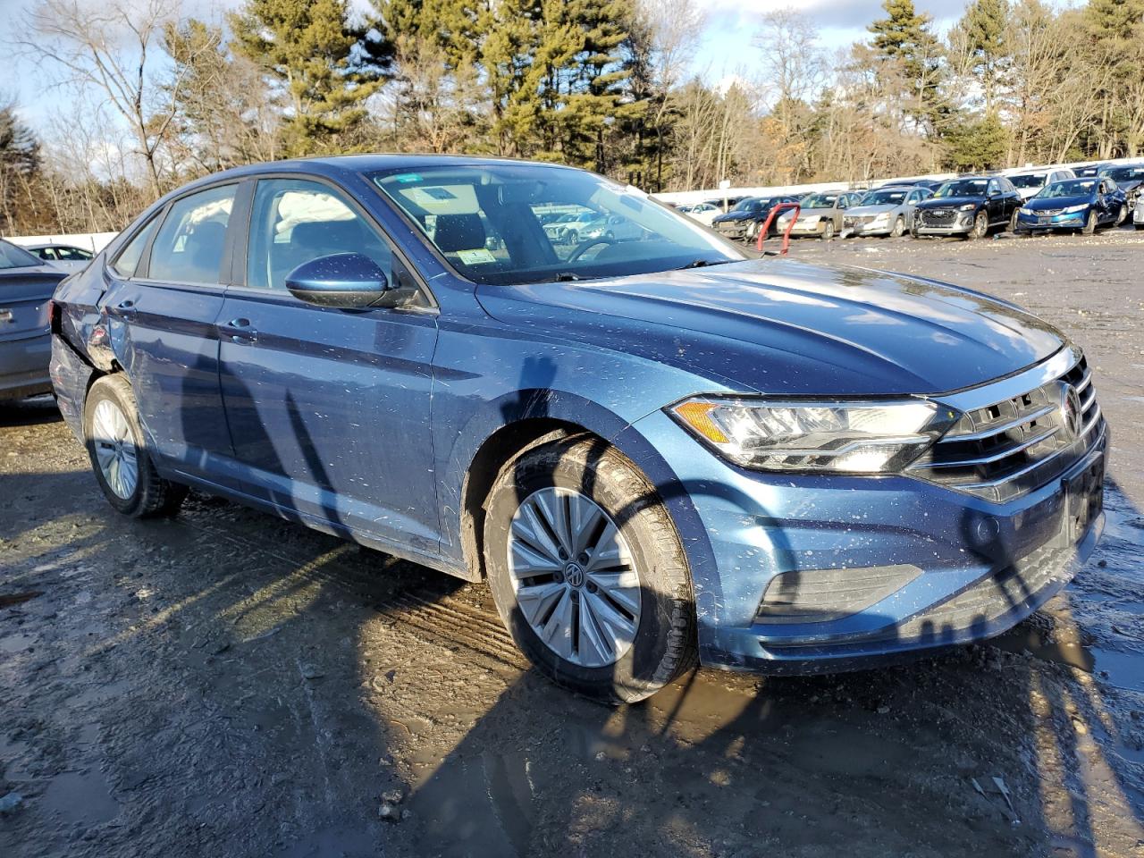 2019 Volkswagen Jetta - Image 4