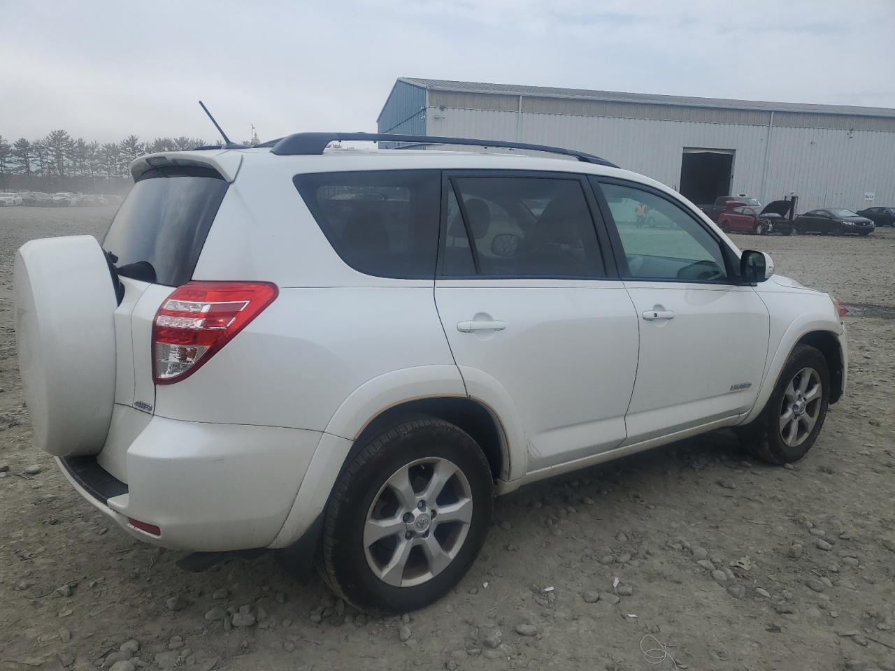 2011 Toyota RAV 4 - Image 3