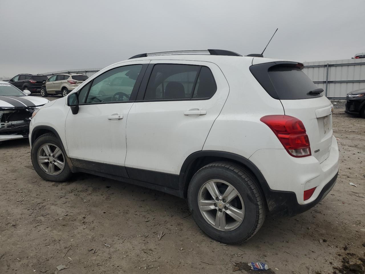 2022 Chevrolet Trax - Image 2