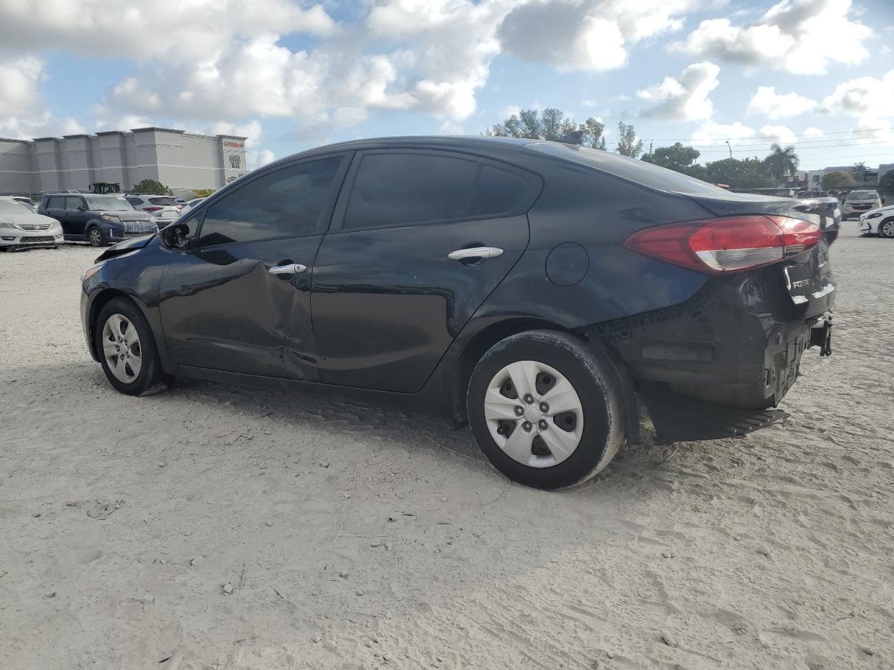 2017 Kia Forte - Image 2