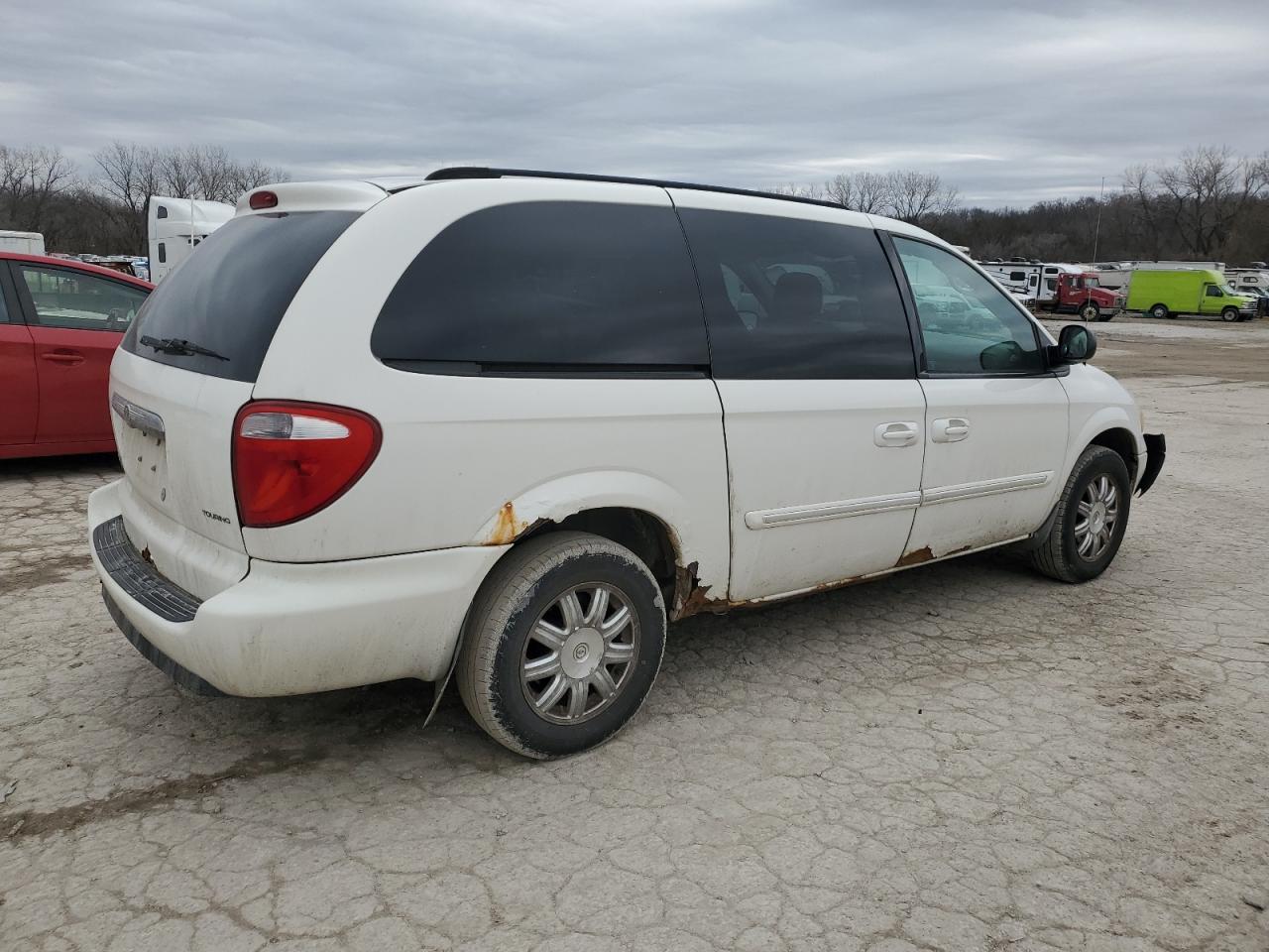 2007 Chrysler Town & Country - Image 3