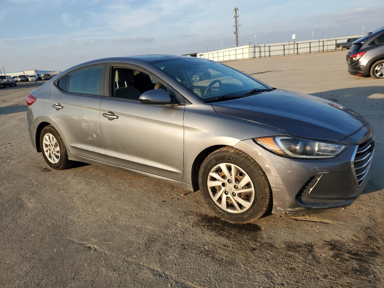 2017 Hyundai Elantra - Image 4