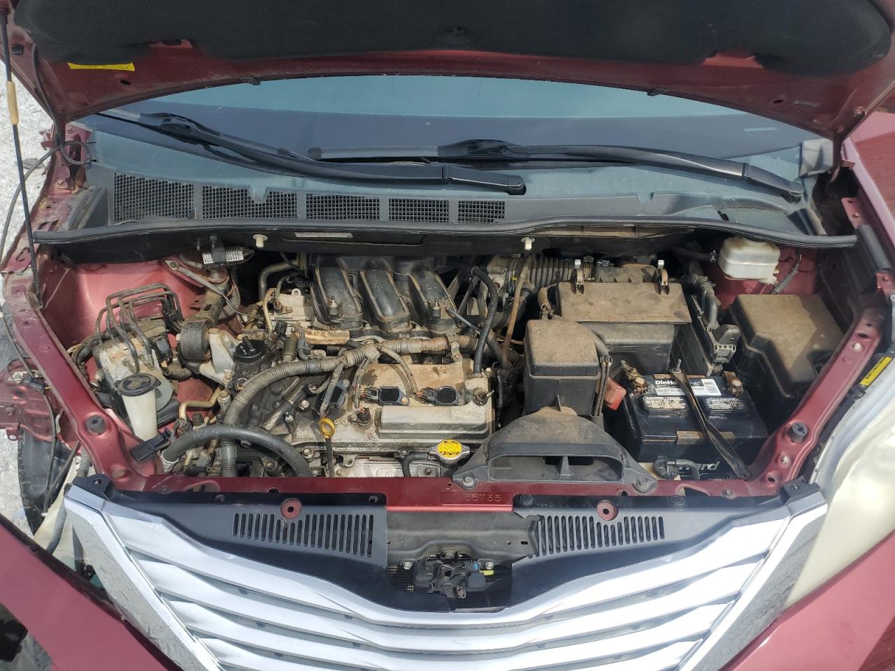 2011 Toyota Sienna - Image 12