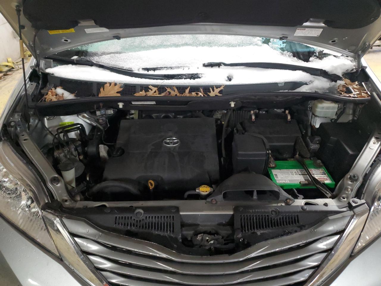 2011 Toyota Sienna - Image 12