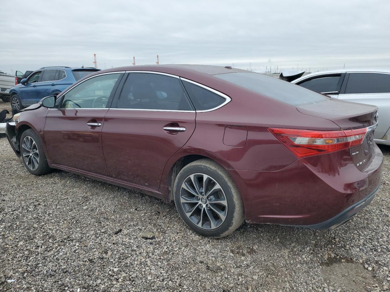 2017 Toyota Avalon - Image 2