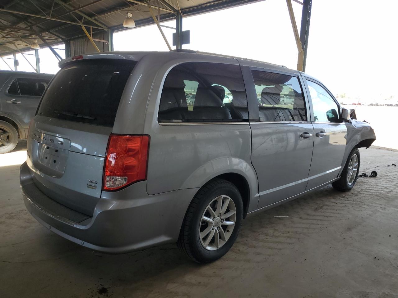 2018 Dodge Caravan - Image 3
