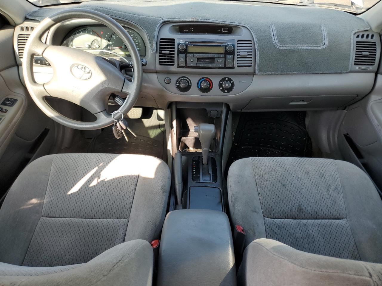 2004 Toyota Camry - Image 8