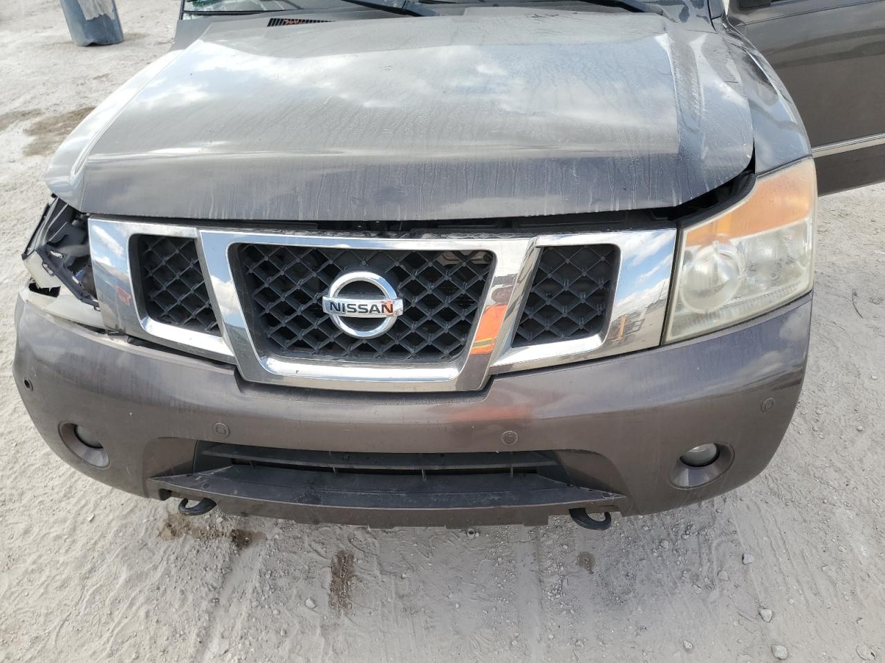 2015 Nissan Armada - Image 13