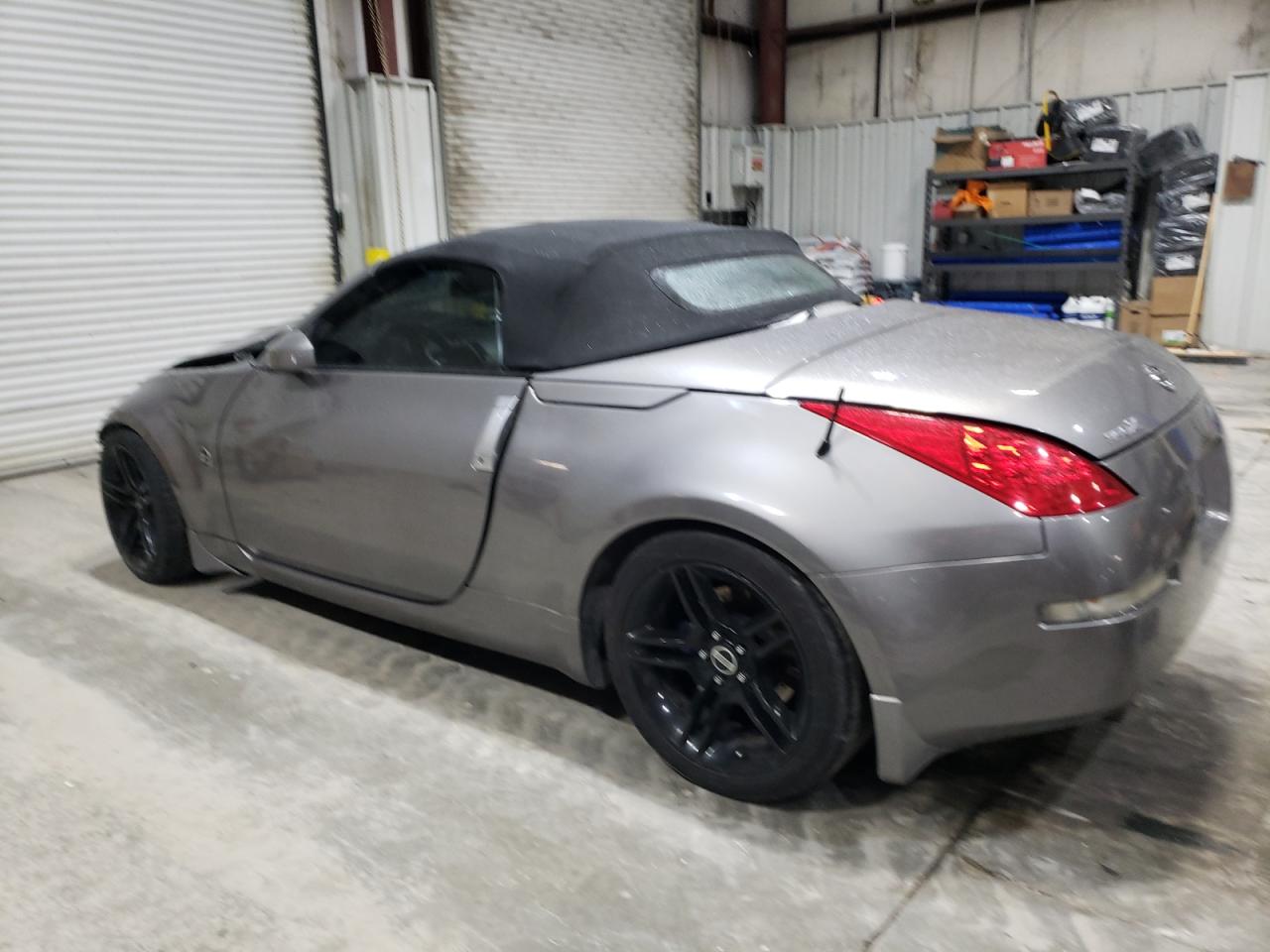 2007 Nissan 350Z - Image 2