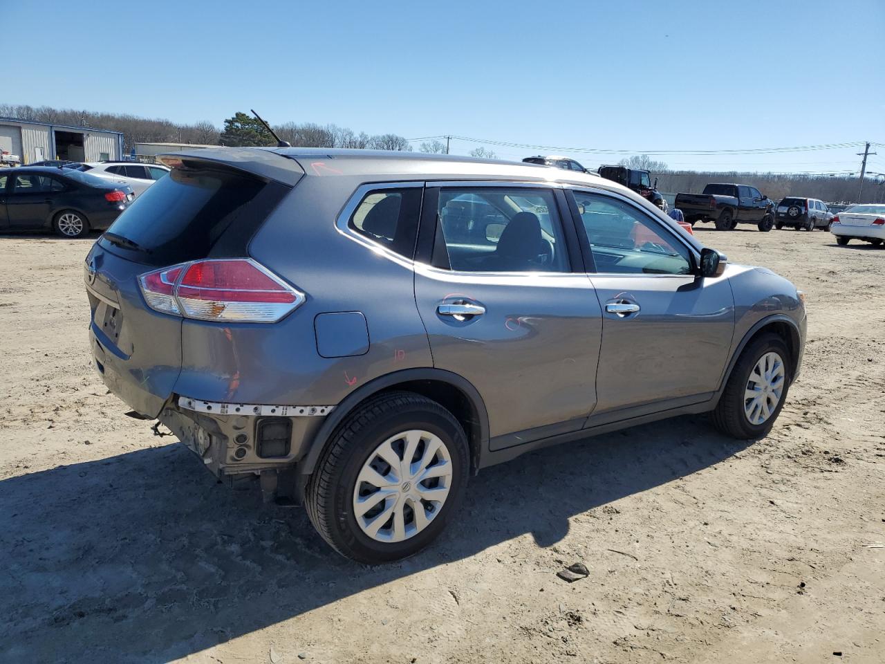 2015 Nissan Rogue - Image 3