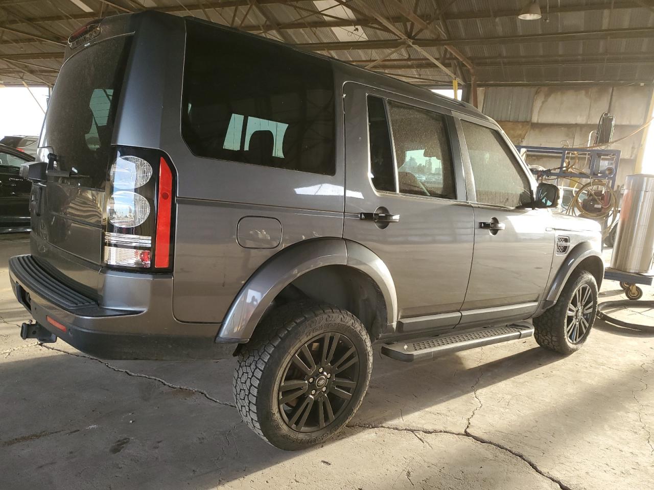 2014 Land Rover LR4 - Image 3