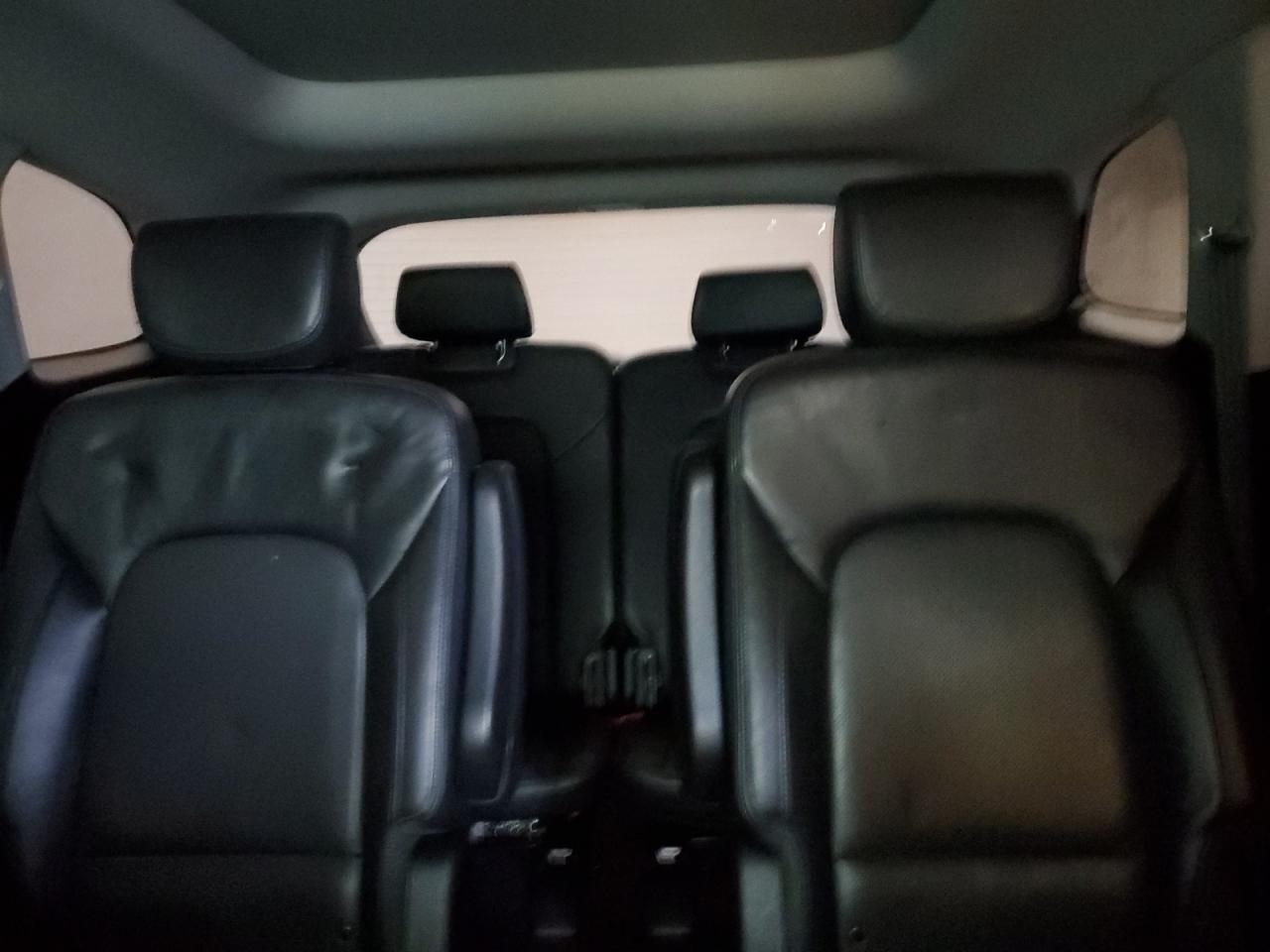 2015 Hyundai Santa Fe - Image 10
