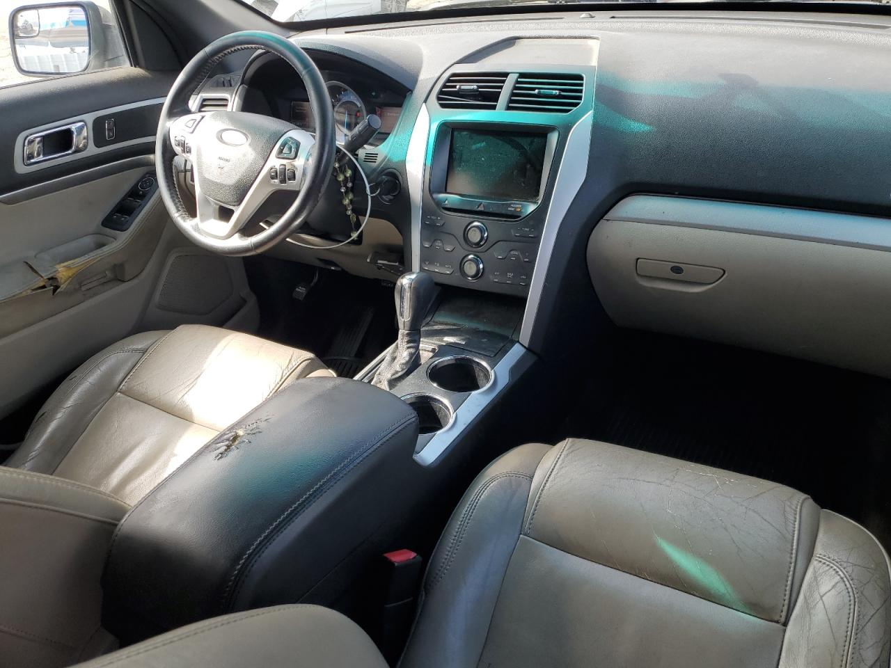 2011 Ford Explorer - Image 8