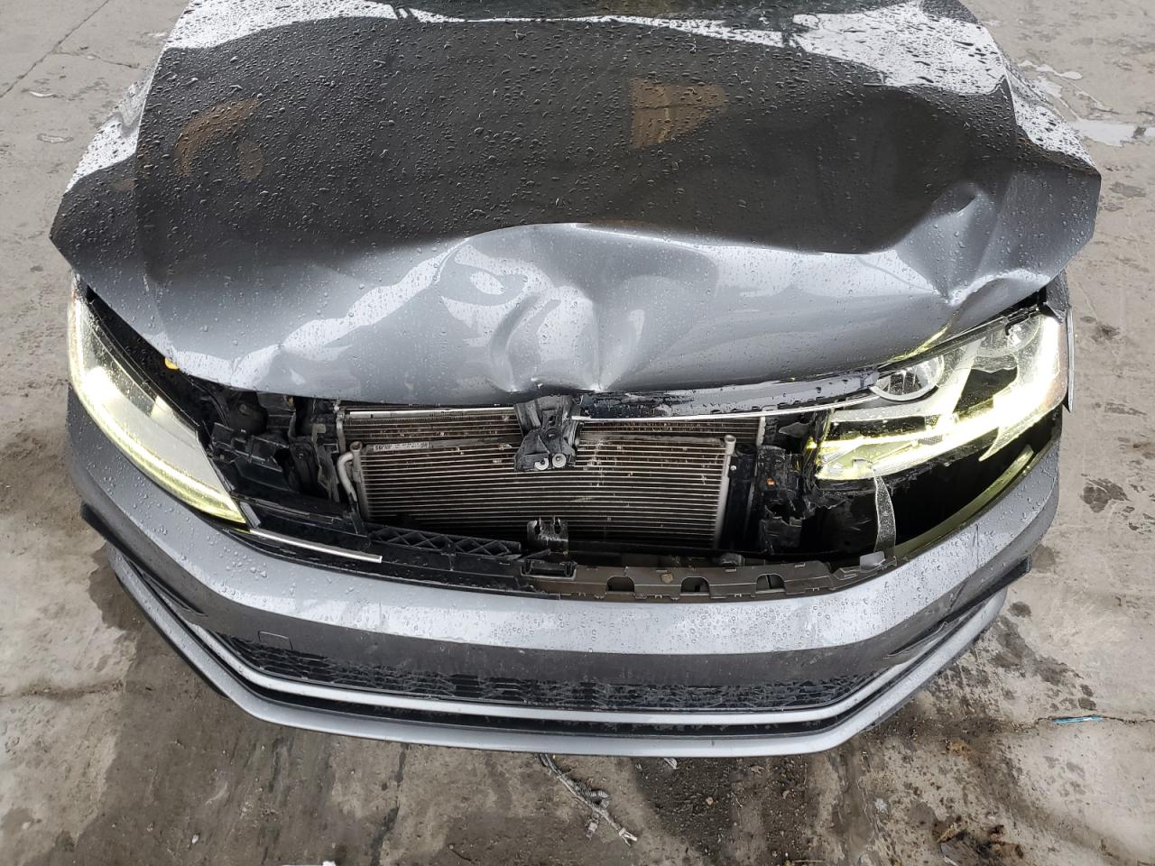 2018 Volkswagen Jetta - Image 13