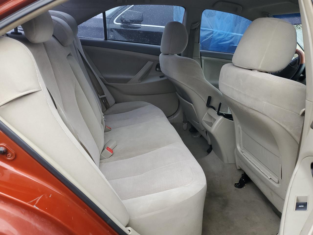 2010 Toyota Camry - Image 11