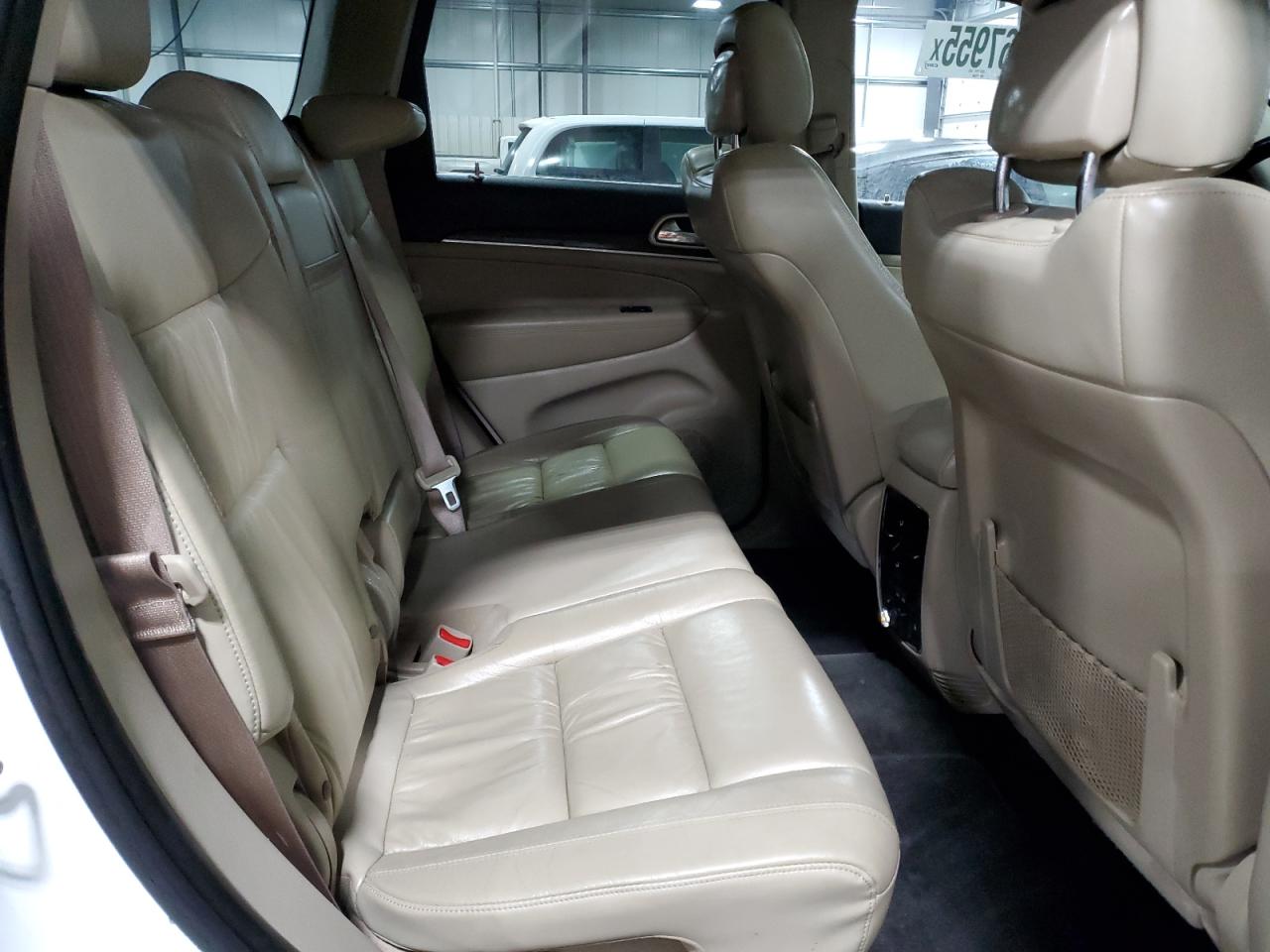 2015 Jeep Grand Cherokee - Image 10