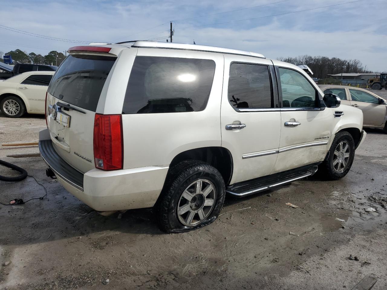 2009 Cadillac Escalade - Image 3