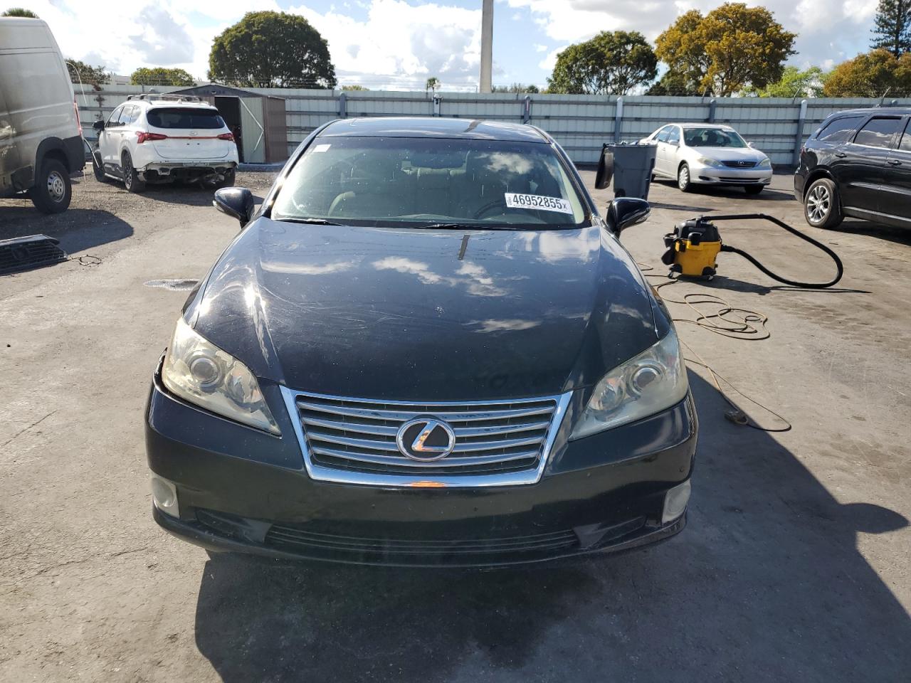 2011 Lexus ES - Image 5