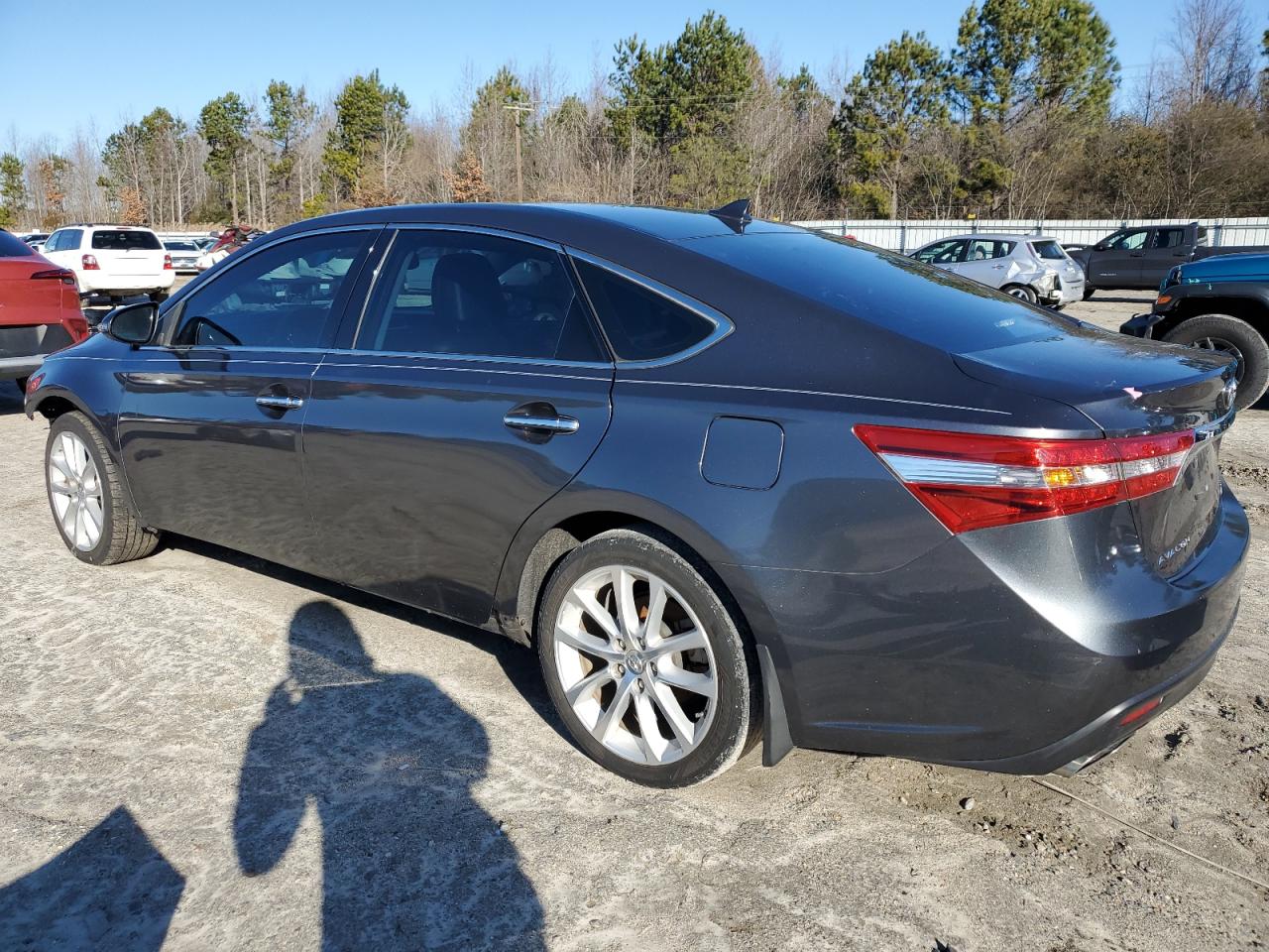2013 Toyota Avalon - Image 2