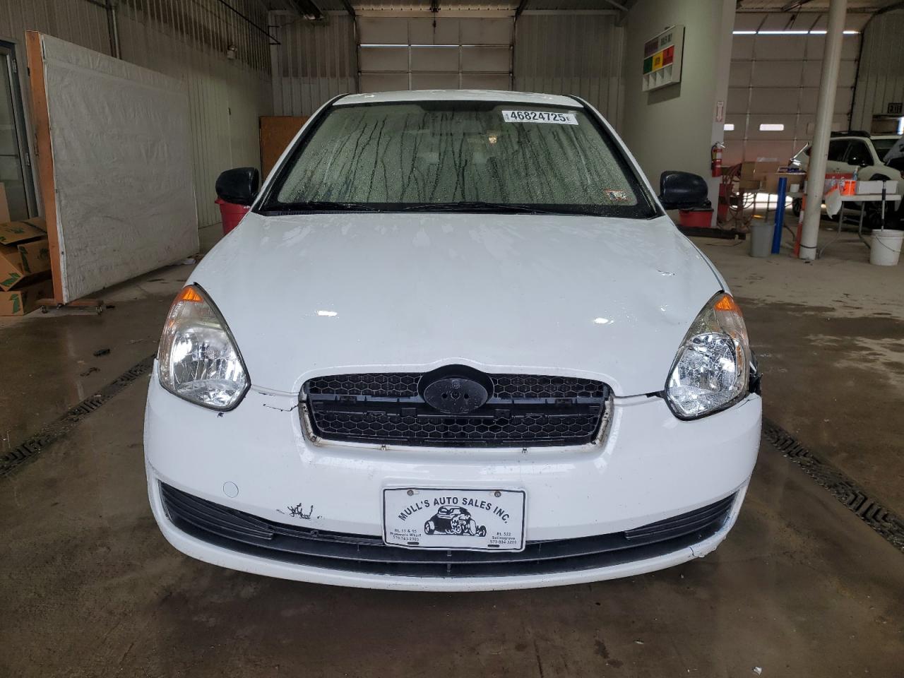 2011 Hyundai Accent - Image 5
