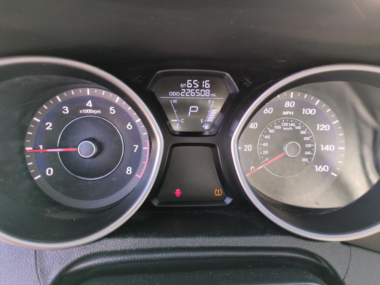 2013 Hyundai Elantra - Image 9
