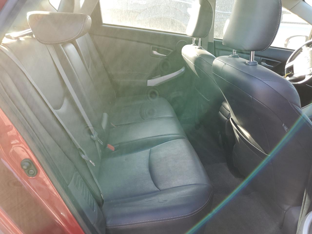 2015 Toyota Prius - Image 10