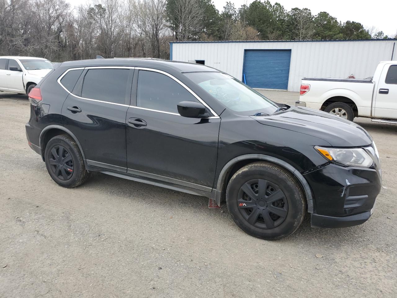 2017 Nissan Rogue - Image 4