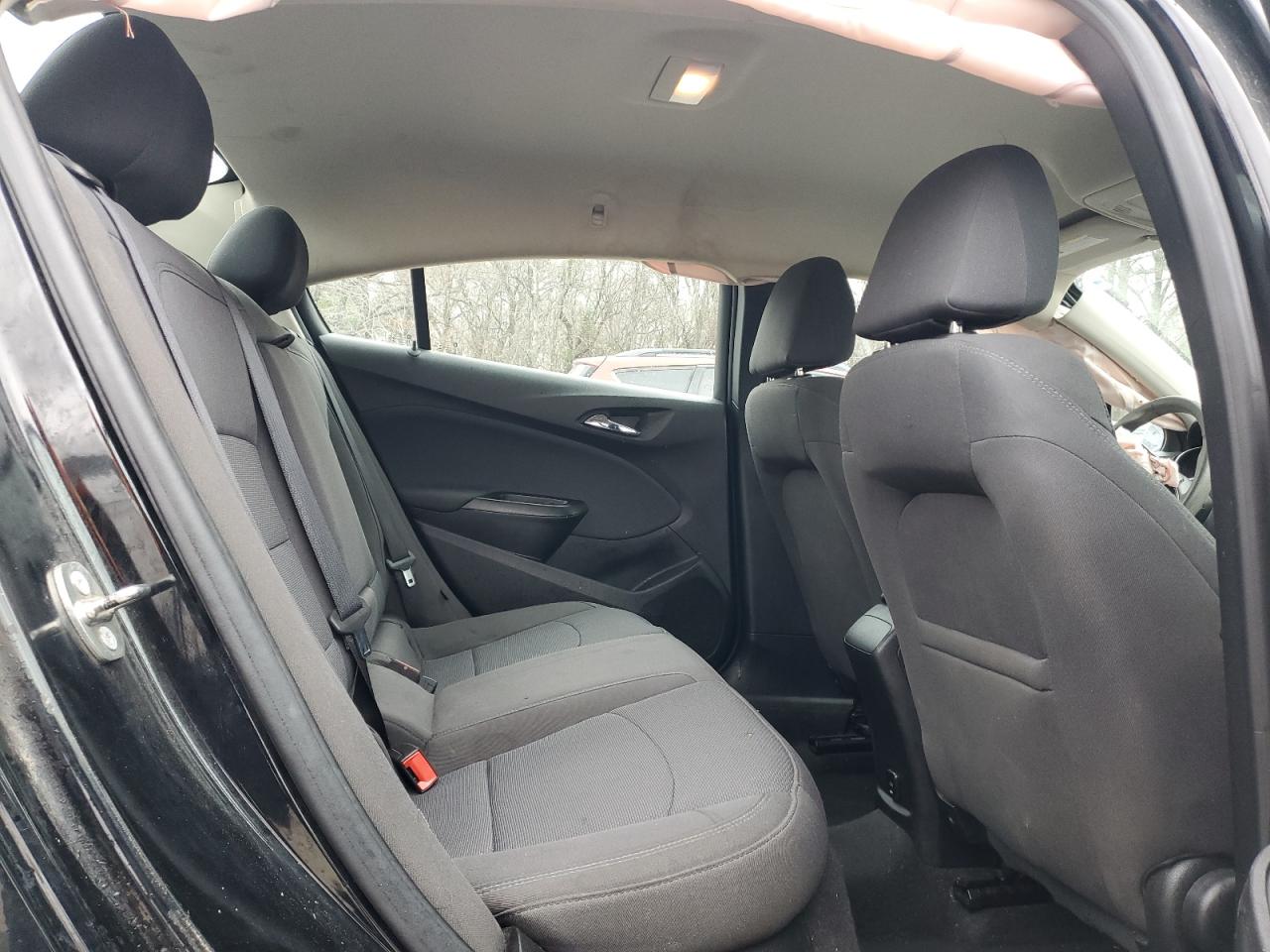 2018 Chevrolet Cruze - Image 10