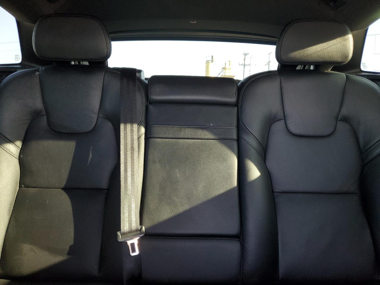 2020 Volvo XC60 - Image 10