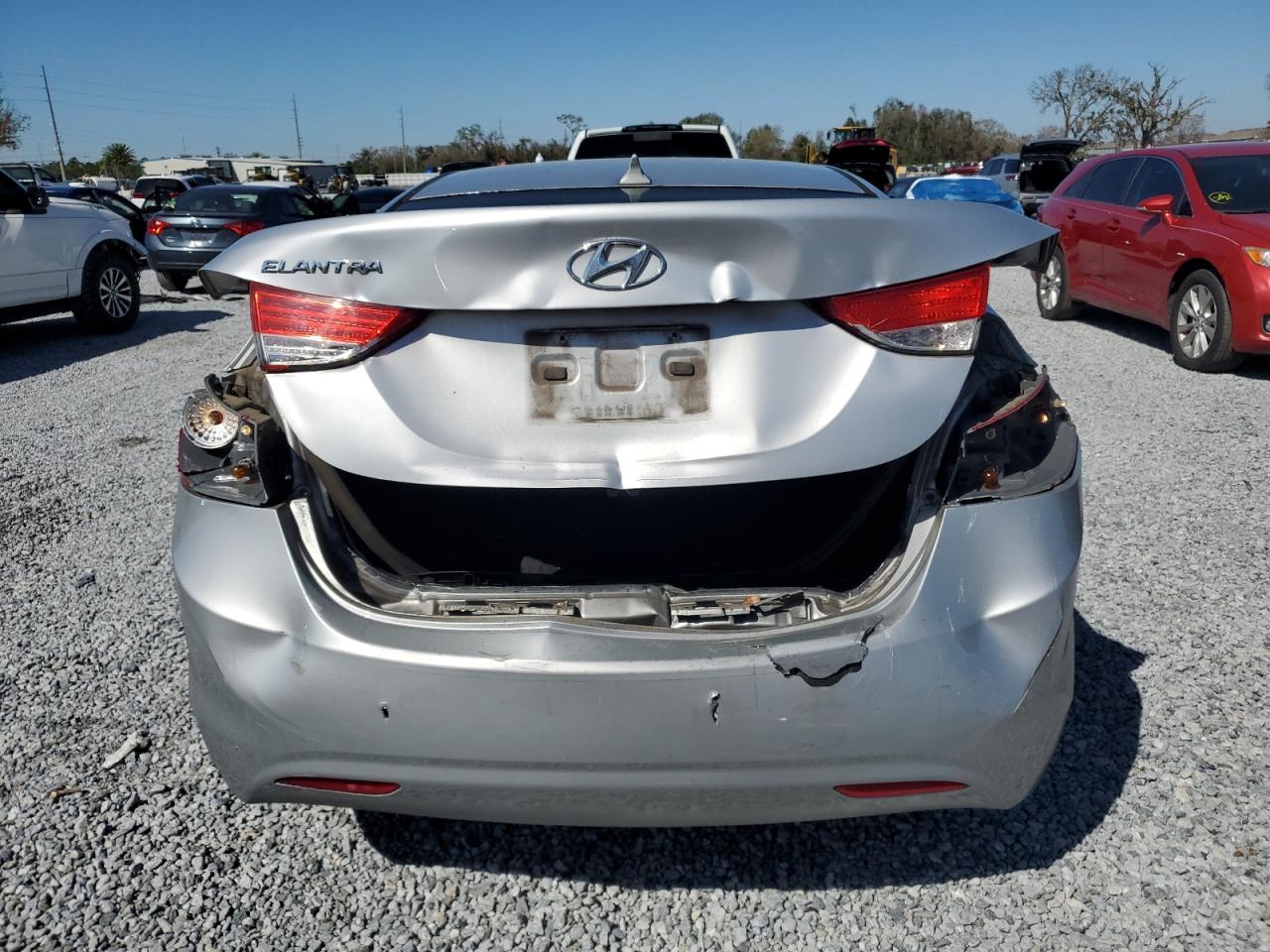 2012 Hyundai Elantra - Image 6