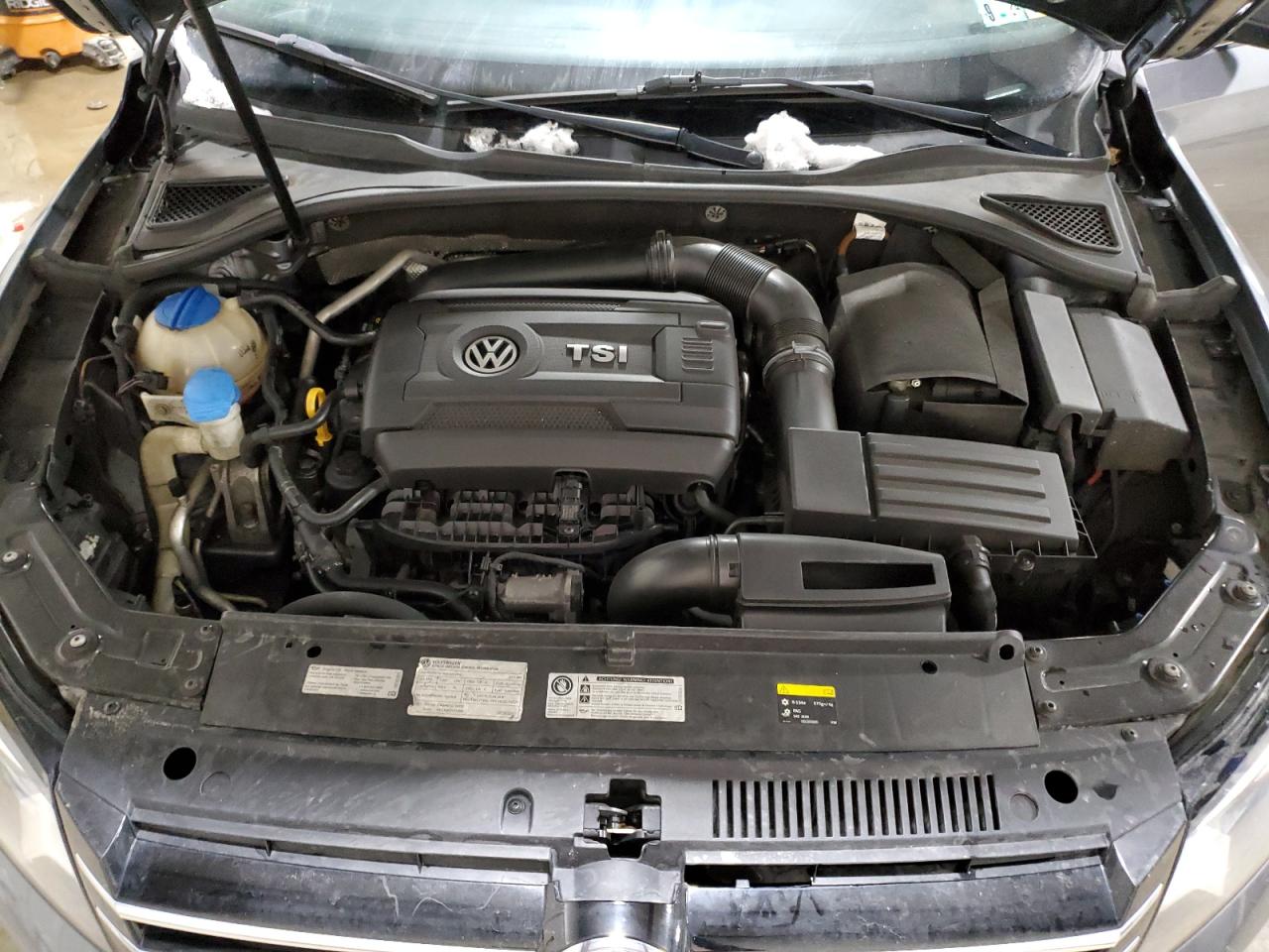 2015 Volkswagen Passat - Image 11