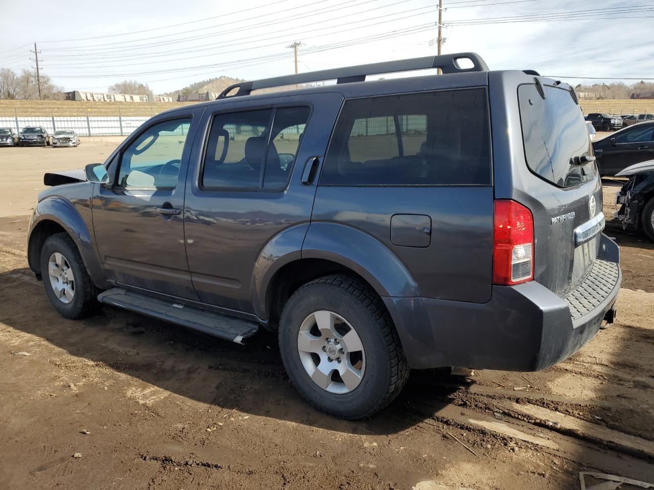 2011 Nissan Pathfinder - Image 2