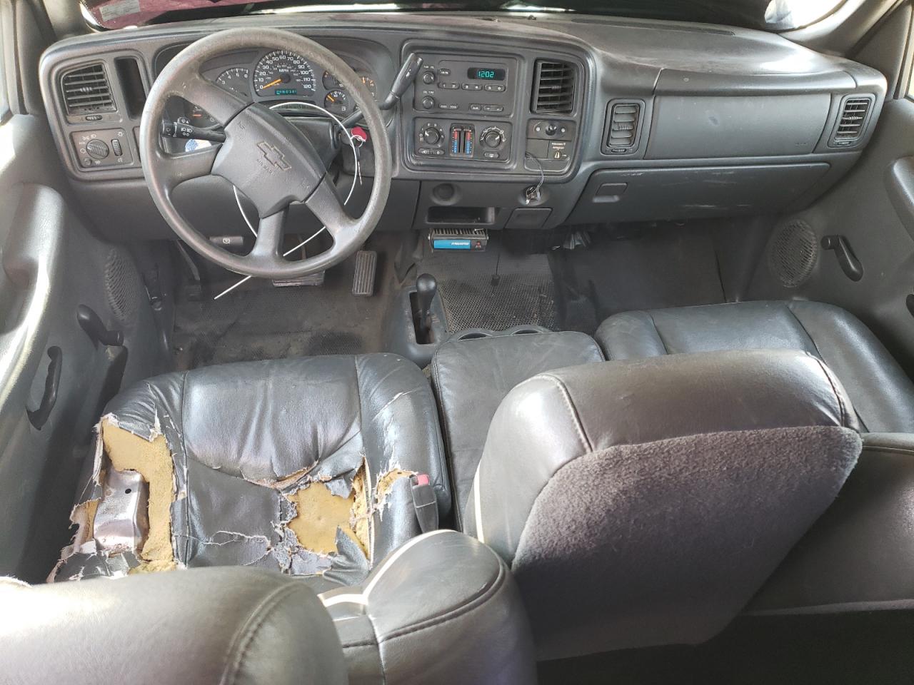 2004 Chevrolet Silverado - Image 8