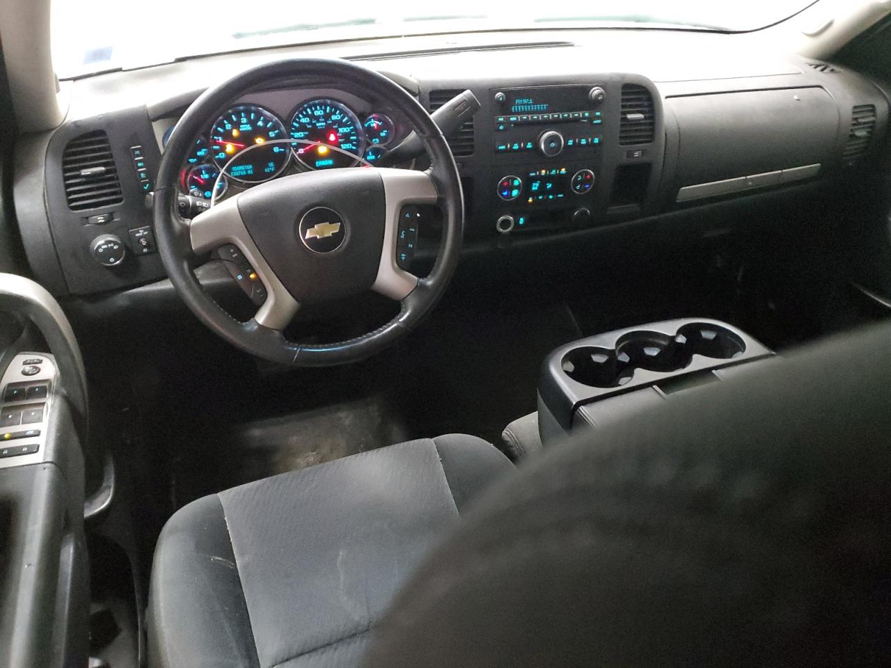 2013 Chevrolet Silverado - Image 8