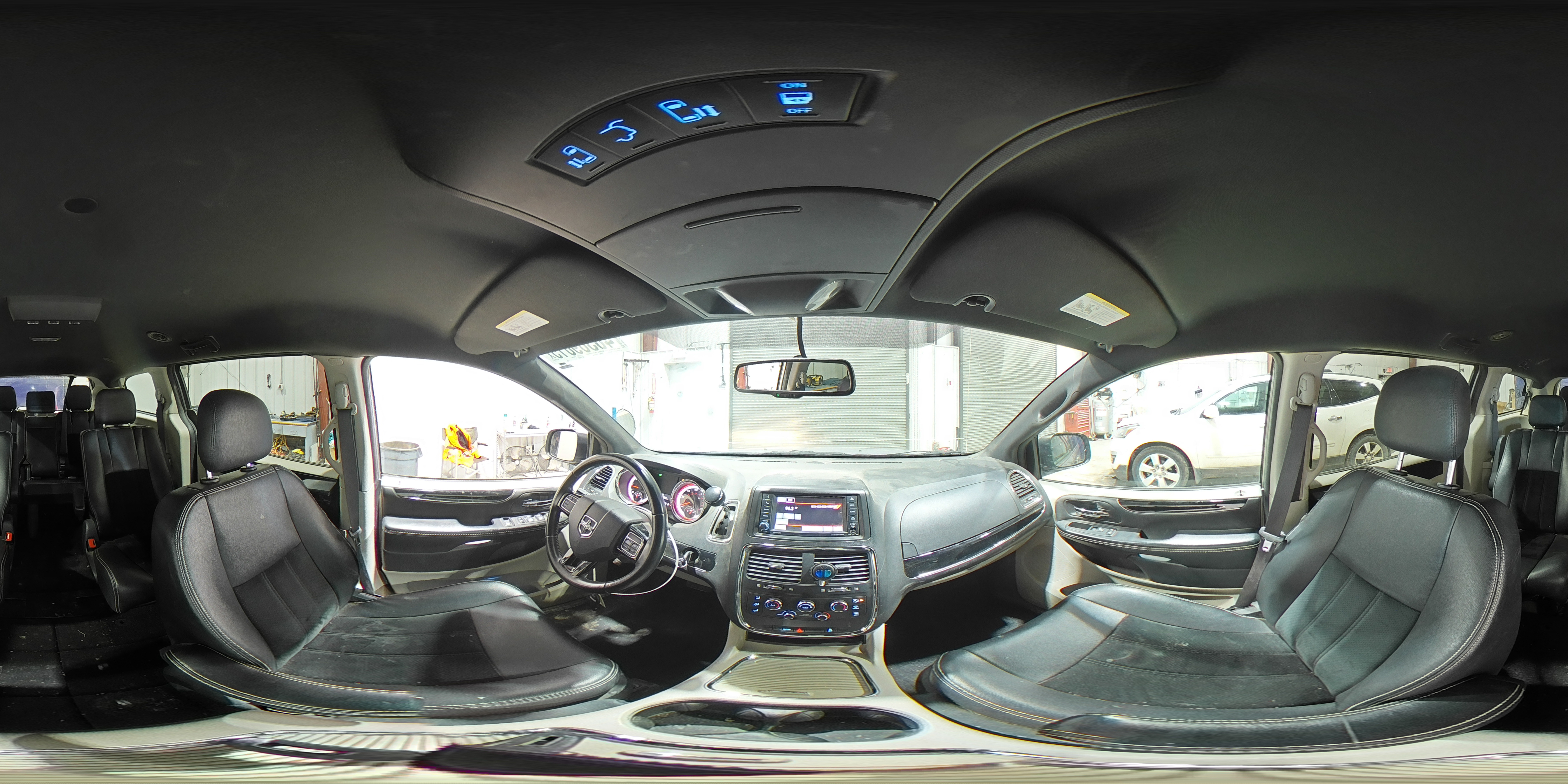 2017 Dodge Caravan - Image 13