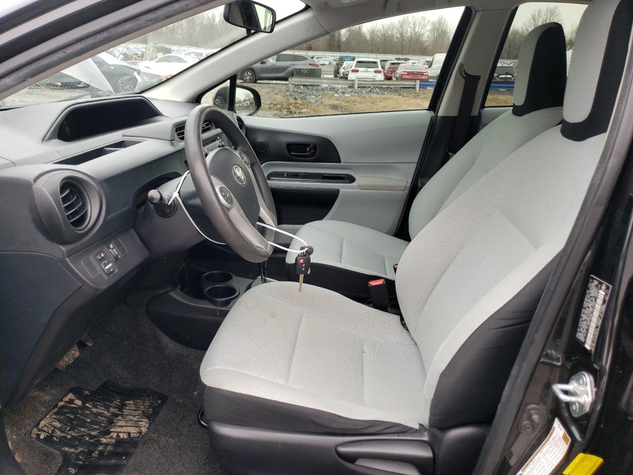 2014 Toyota Prius - Image 7