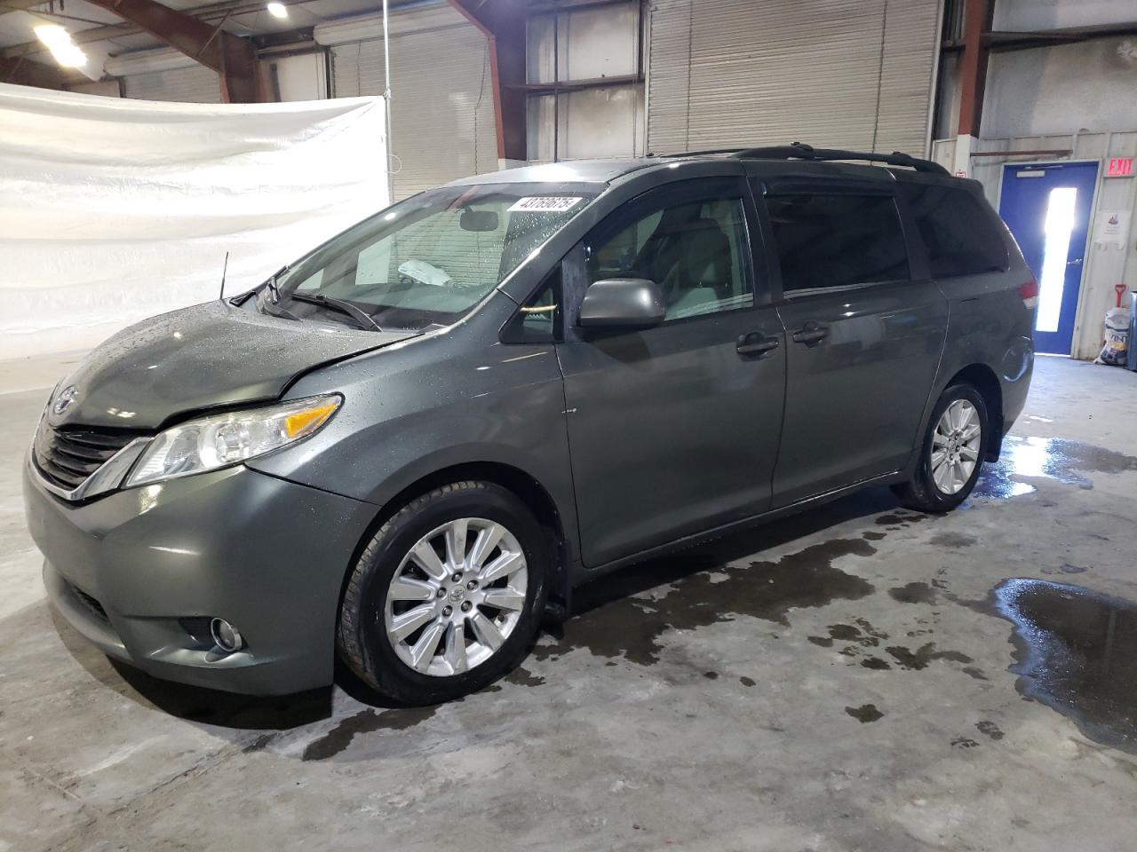 2011 Toyota Sienna - Image 1