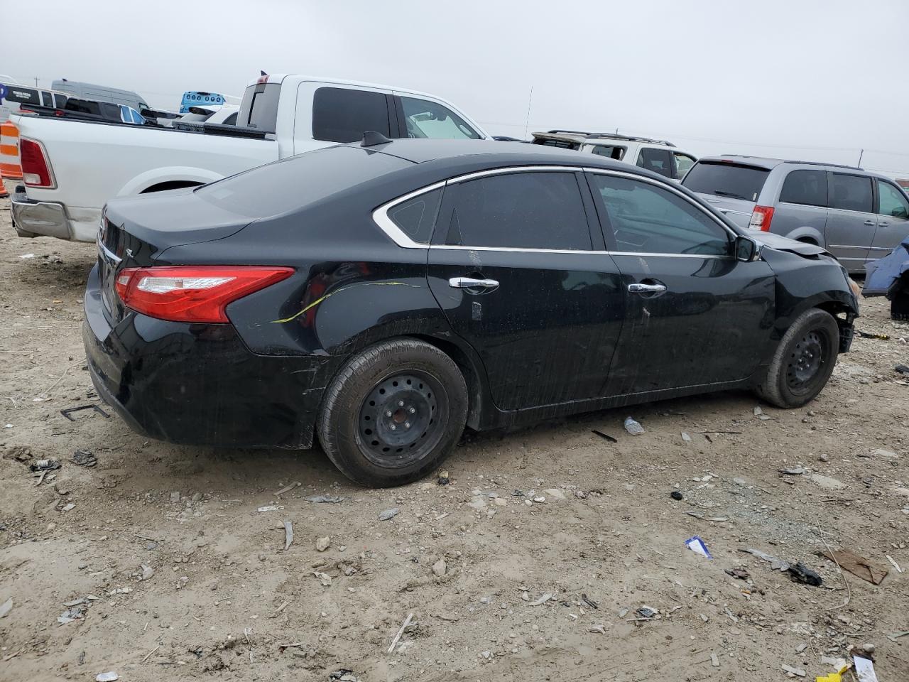 2017 Nissan Altima - Image 3