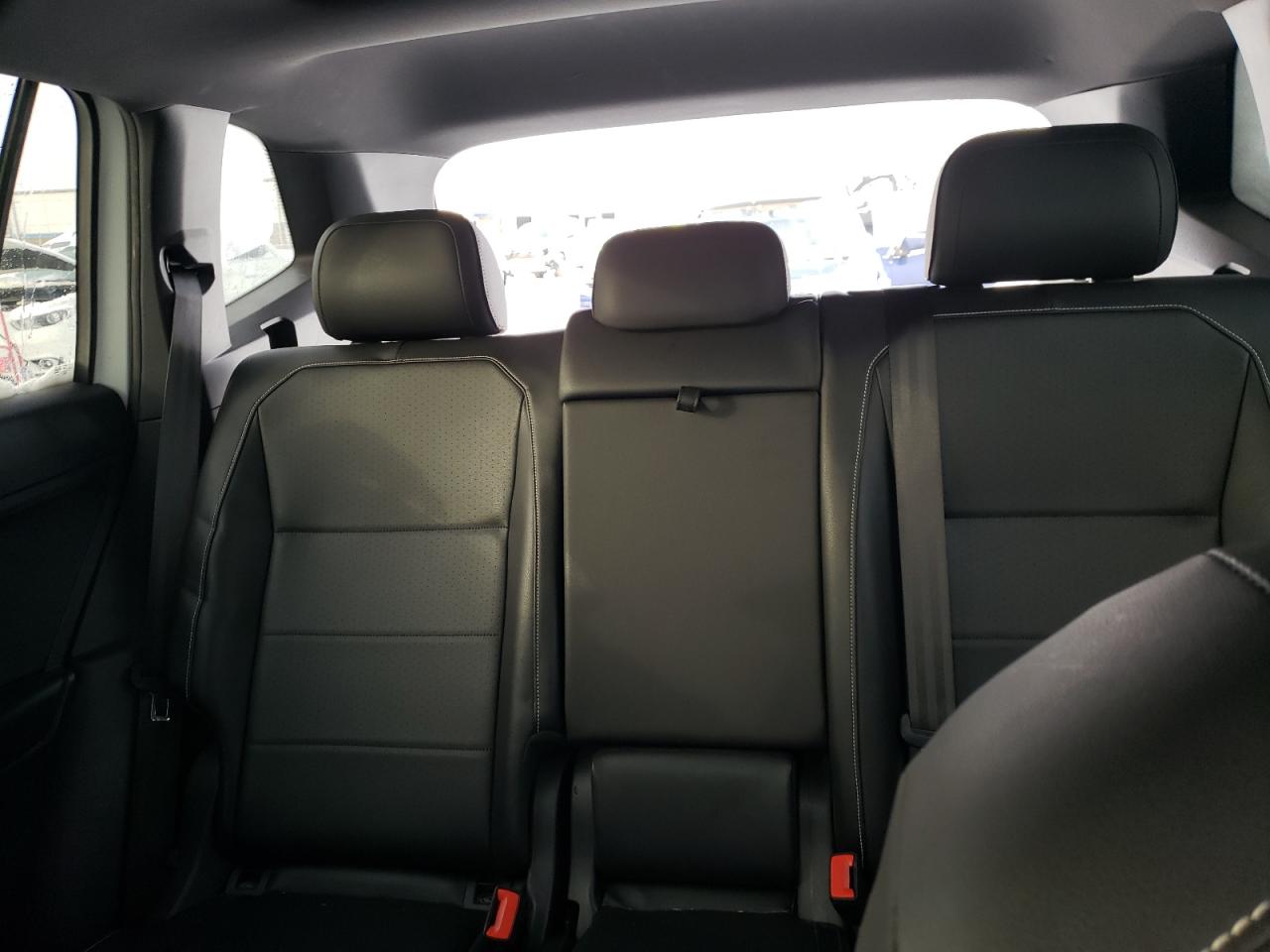 2021 Volkswagen Tiguan - Image 10
