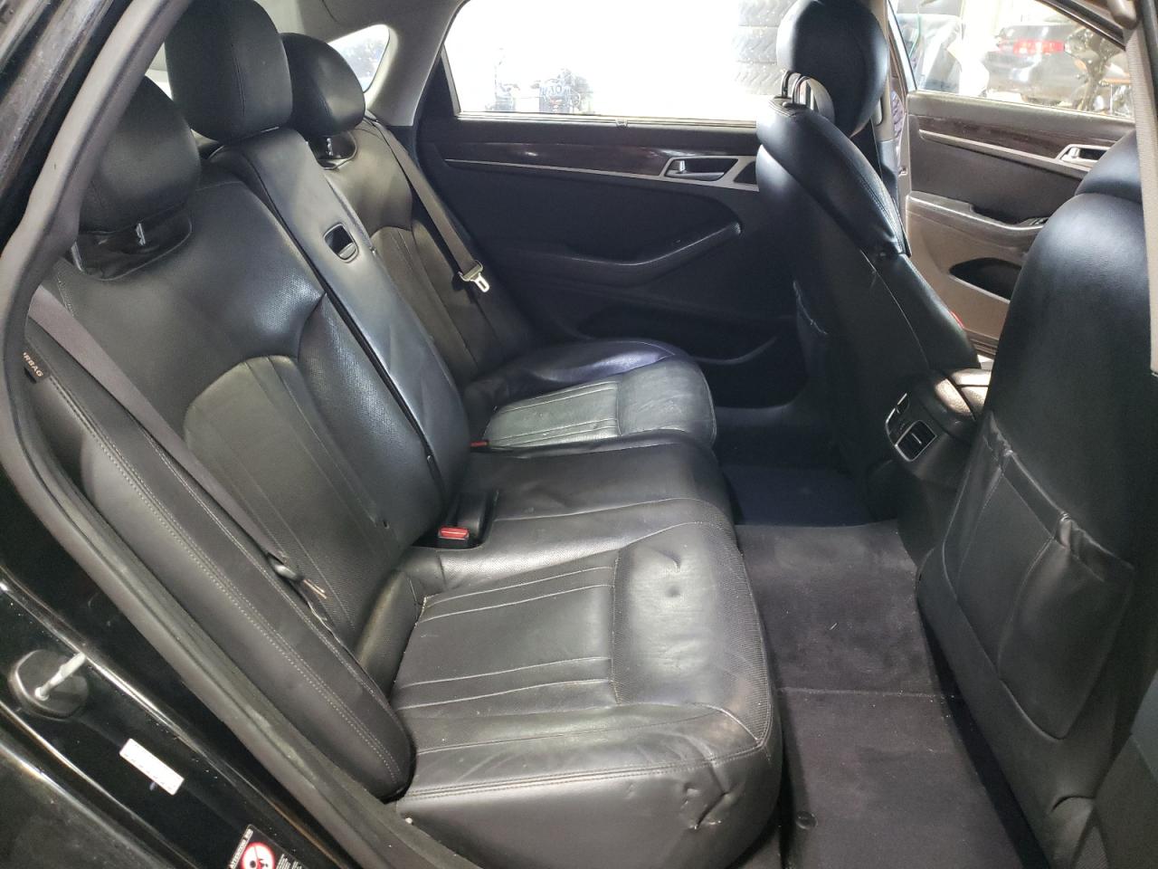 2016 Hyundai Genesis - Image 10