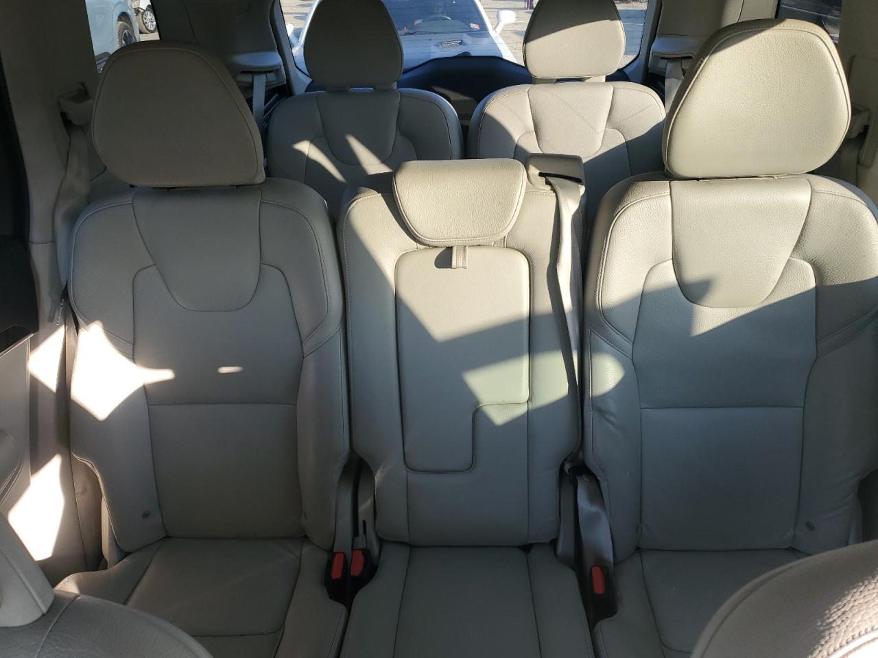 2016 Volvo XC90 - Image 10